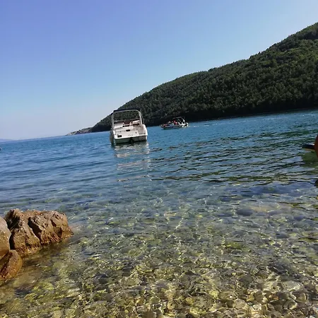 Beachfront - 2 Bedrooms - 4 Guests - Barbecue Apartment Labin (Istria)